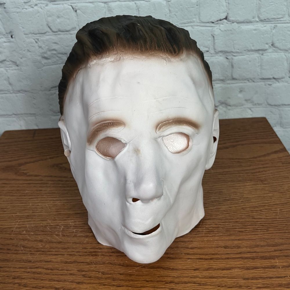 Michael Myers Mask - Picture 2 of 5